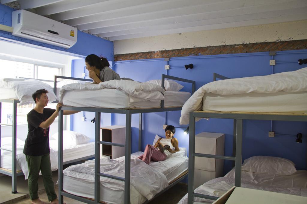 Fun Wan Hostel Bangkok Exteriör bild