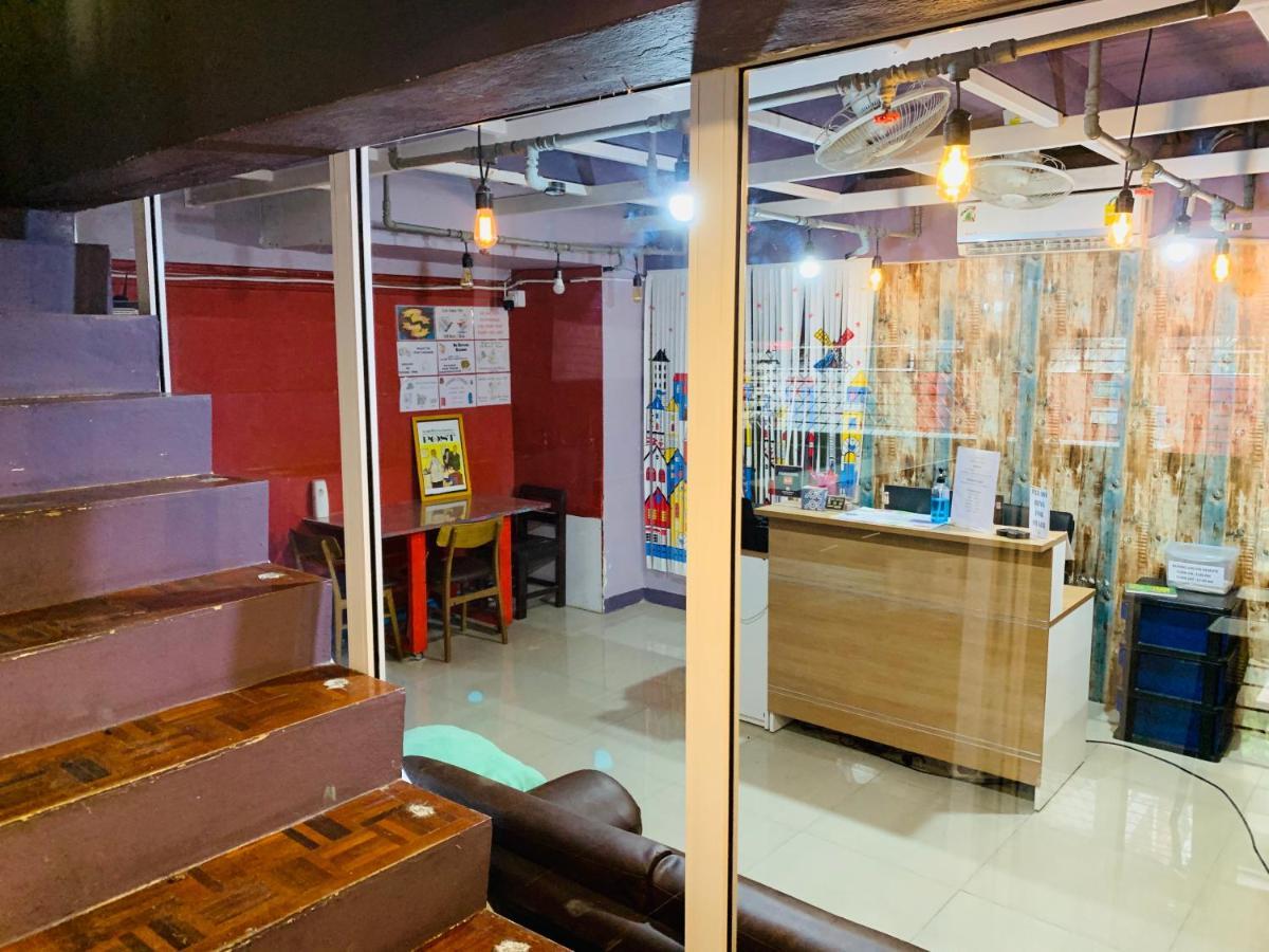 Fun Wan Hostel Bangkok Exteriör bild